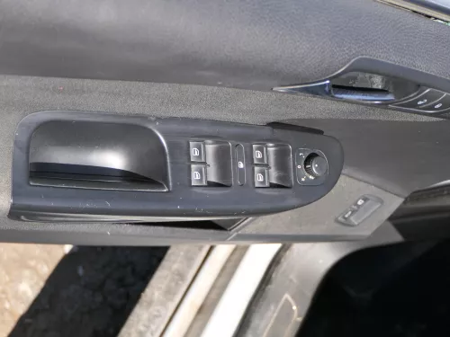 VW Passat 3C Variant 1x Türverkleidung Verkleidung Tür vorne links schwarz (185101)