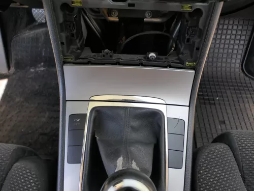 Passat 3C Mittelkonsole Verkleidung Klappe Abdeckung Dekor silber matt chrom Asc (185105)