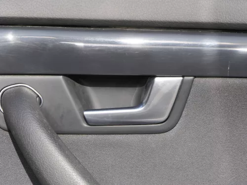 1x A4 8E B6 Türverkleidung Verkleidung Tür vorne rechts soul schwarz (185141)