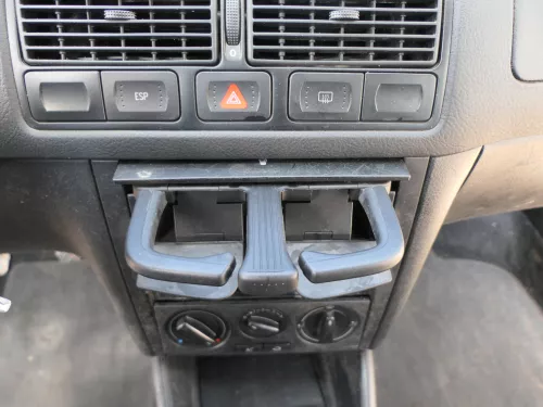 VW Golf 4 Bora Becherhalter Getränkehalter Dosenhalter Halter Getränke Dosen