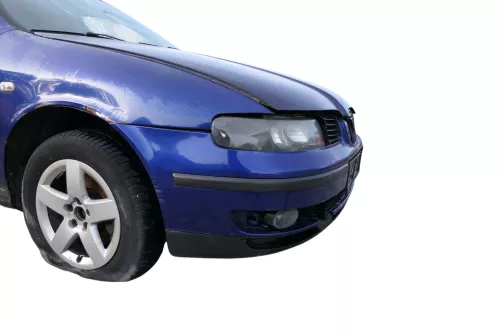 Leon 1M Toledo Stoßstange vorne Stoßfänger Grill blau LS5N (185177)