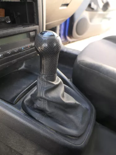 VW Golf 4 Bora Schaltknauf Schaltsack Schaltung Schaltknüppel schwarz Benziner 5 (185221)