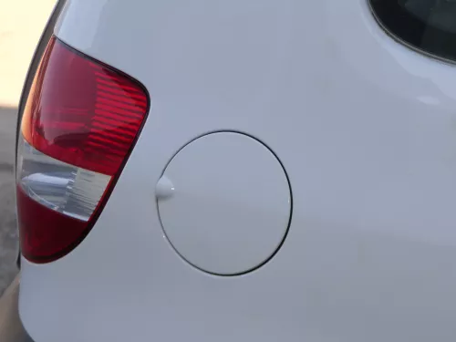 VW Fox 5Z Tankdeckel Klappe Tankklappe Deckel Tank weiß LB9A (185239)