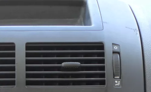 VW Polo 9N Mittelkonsole Verkleidung um Radio schwarz 6Q0858069AD /T (185255)