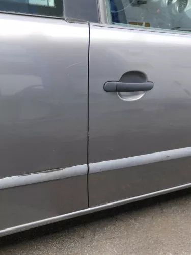 Seat Ibiza 6L Tür Beifahrertür 2/3-Türer vorne rechts grau LS7U ohne Anbauteile (185263)