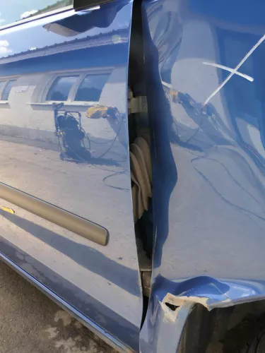 Polo 9N 9N3 Tür vorne rechts Beifahrertür 2/3-Türer blau LA5K ohneAnbauteile (185284)