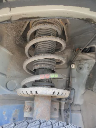 2x Polo 9N 9N3 Fox Ibiza 6L Federbein Stoßdämpfer Feder vorne Sportfeder Sport