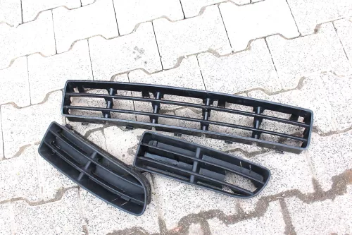VW Golf 4 Gitter Stoßstange vorne Frontstoßstange Blende Abdeckung