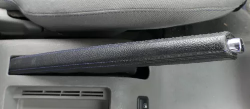 VW Golf 4 Bora Handbremse Feststellbremse schwarz Leder blaue Nähte
