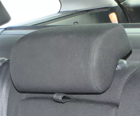 Skoda Octavia 1Z Sitz hinten in der Mitte Kopfstütze Kopfstützen onyx