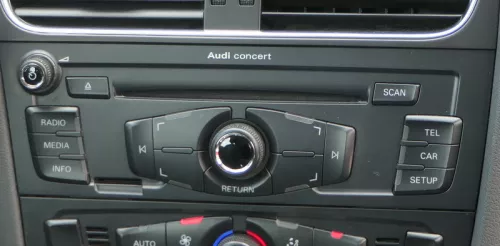 Audi A3 8P Radio Stereo CD MP3 SD Player Original concert 8T1035186C mit Code (110436)