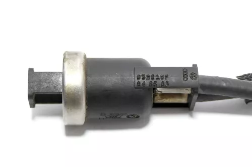 Audi A4 8E A6 4F Schlauch Leitung Kraftstoffleitung 2.7 TDI BPP BSG 059130218H (147285)