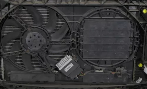 Audi A4 8K Lüfterzarge Lüfter Kühlerlüfter Klimaanlage 8K0121207B + Steuergerät