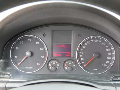 VW Golf 5 Tacho Tachometer Kombiinstrument 1K0920864AX 1,6 75kw BSE 179.000km