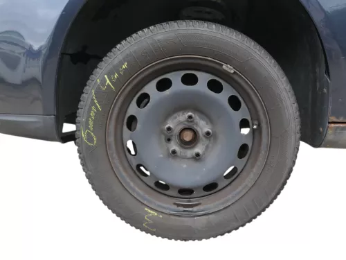 2x VW Passat 3C Golf Reifen Winterrreifen M&S 205/55 R16 91H Felgen 4-6mm (186073)