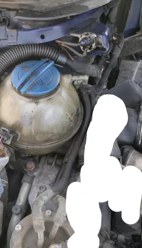 Golf 6 A3 8P 2,0 TDI Leitung Leitungen Kraftstoffleitung Rohre Rohr 3C0130295D