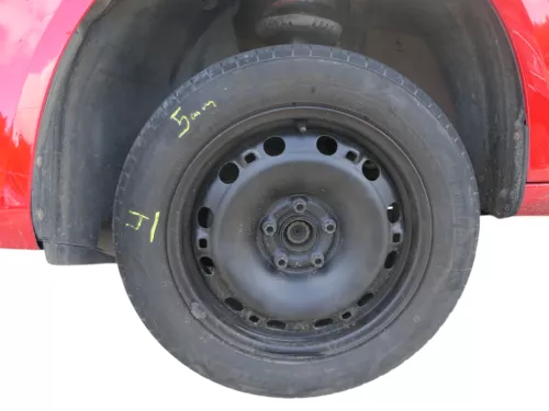 4x VW Polo 9N 6R Felgen Reifen 195/55 R15 85V Sommerreifen ca. 4-6mm (186466)