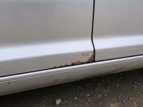 VW Touran 1T 1T3 Tür vorne links Fahrertür silber LA7W -OHNE Anbauteile - ROST (186546)