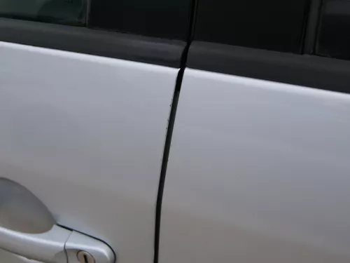 VW Touran 1T 1T3 Tür vorne links Fahrertür silber LA7W -OHNE Anbauteile - ROST (186546)