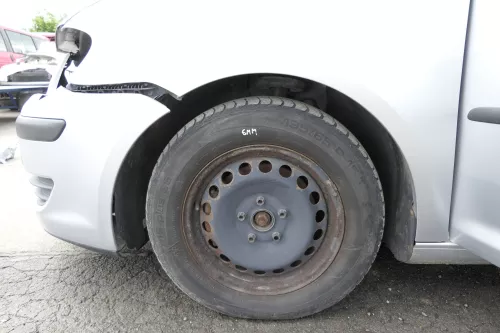 VW Golf 6 Caddy 2K 195/65 R15 91T Winterreifen M+S Felgen Reifen M&S ca. 6-9mm