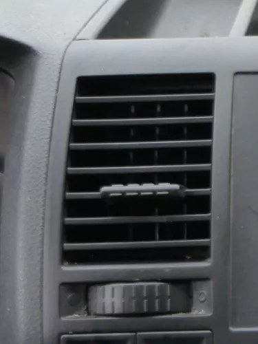 1x VW T5 Lüftungsdüse Düse Lüftung mitte links 7H0815705C (176420)