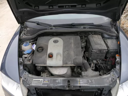 VW Golf 5 1,6 FSI BLF Kühlmittelrohr Rohr Schlauch Leitung 1K0121156BK