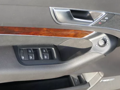 1x A6 4F Türverkleidung Verkleidung Tür vorne links schwarz Leder - Bose (187025)