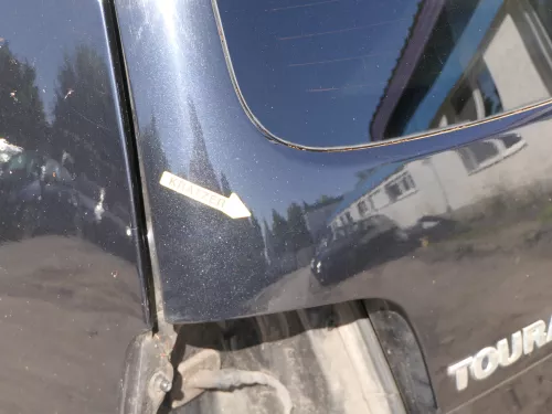 VW Touran Heckklappe Kofferraumklappe hinten schwarz metallic LC9X + Scheibe (187193)