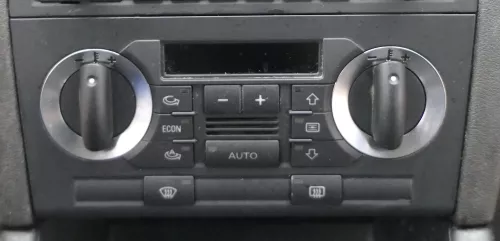 Audi A3 8P Steuergerät Klimaanlage Klimabedienteil 8P0820043AE Climatronic