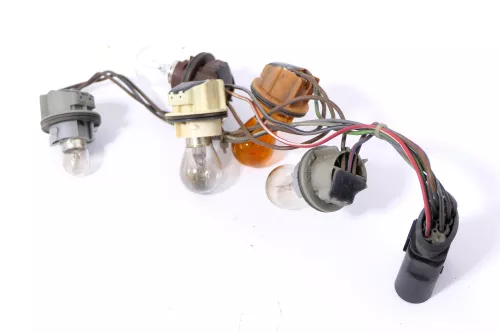 A4 8H Cabrio Lampenträger für Rücklicht Heckleuchte hinten links 5 fach (174735)